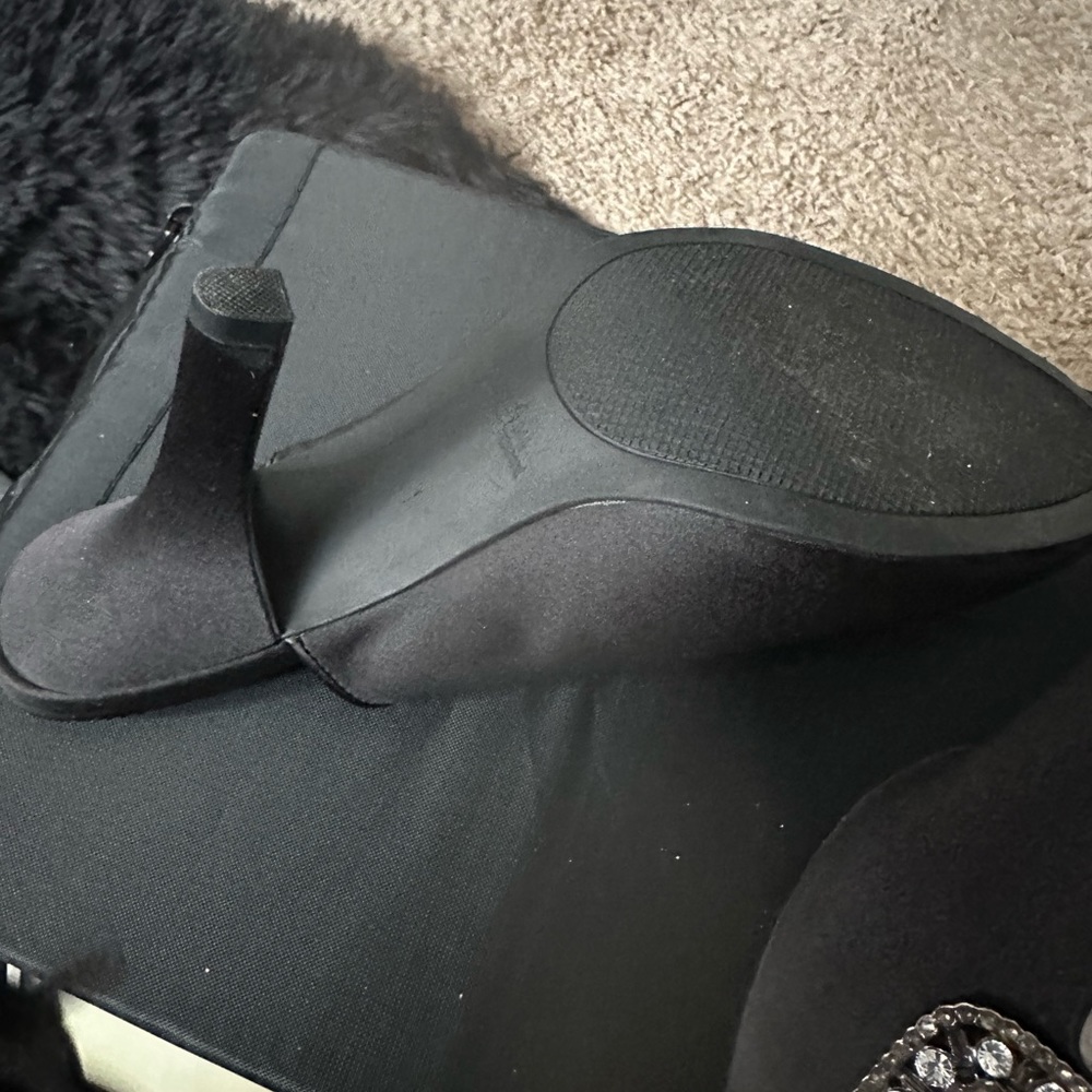 Black ladies evening shoe